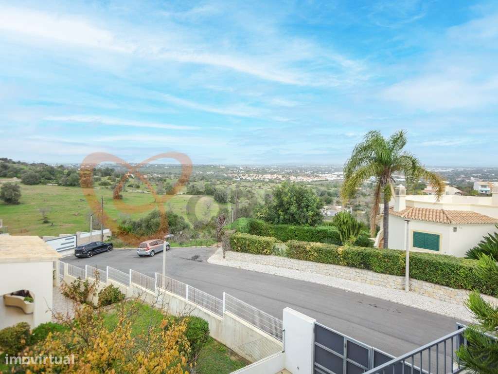 Moradia para venda em Albufeira com 6 quartos e piscina-13