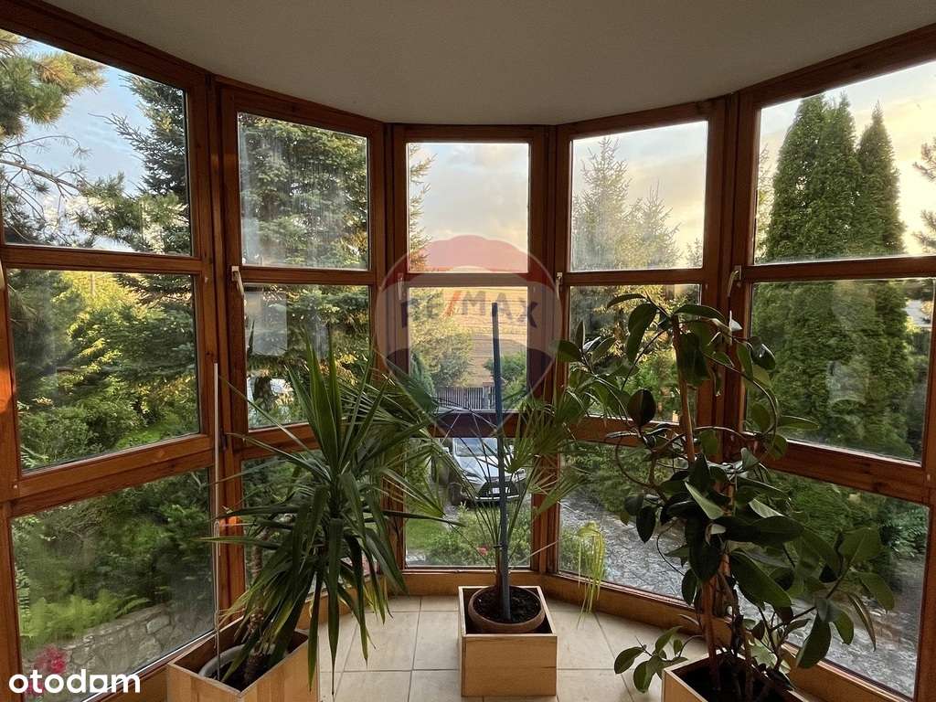 Klimatyczny dworek z basenem i kortem tenisowym-9