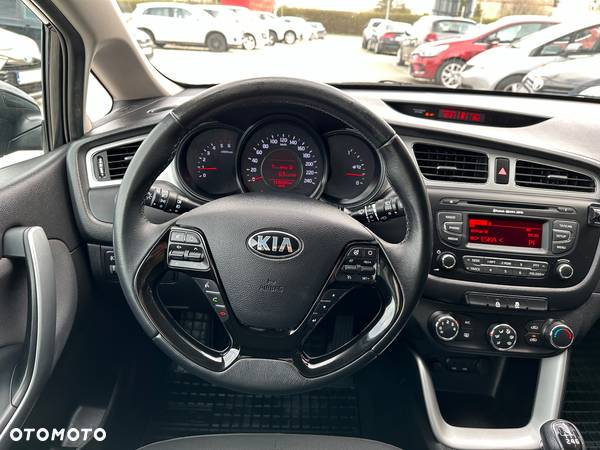 Kia Ceed Cee'd 1.6 CRDi Smart - 23