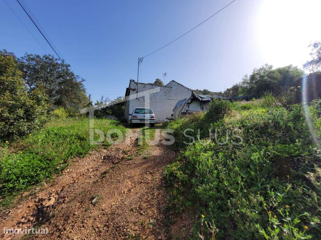 Moradia térrea localizada em zona calma e tranquila - Grande imagem: 5/11