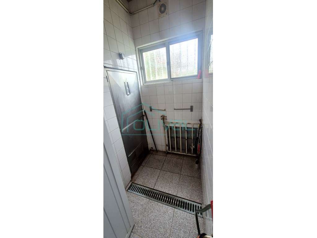 Talho e Charcutaria Tradicional - O Comércio de Proximidade no Port...-20