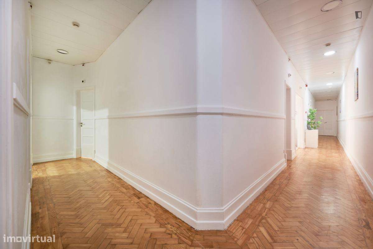 Quarto - localizado em Marquês de Pombal Lisbon - Grande imagem: 5/7