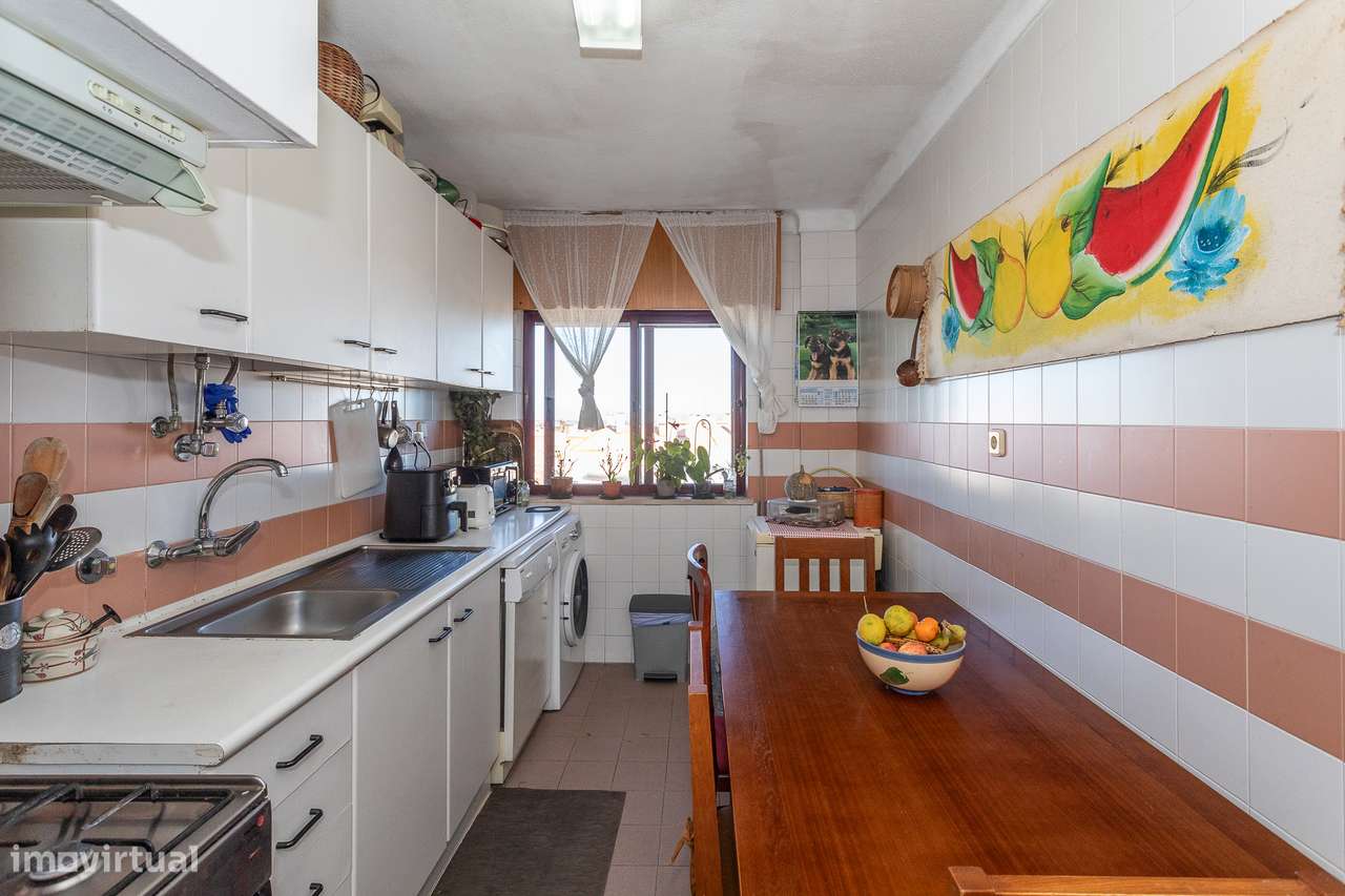 T3 em bom estado de conservação no Algueirão-7