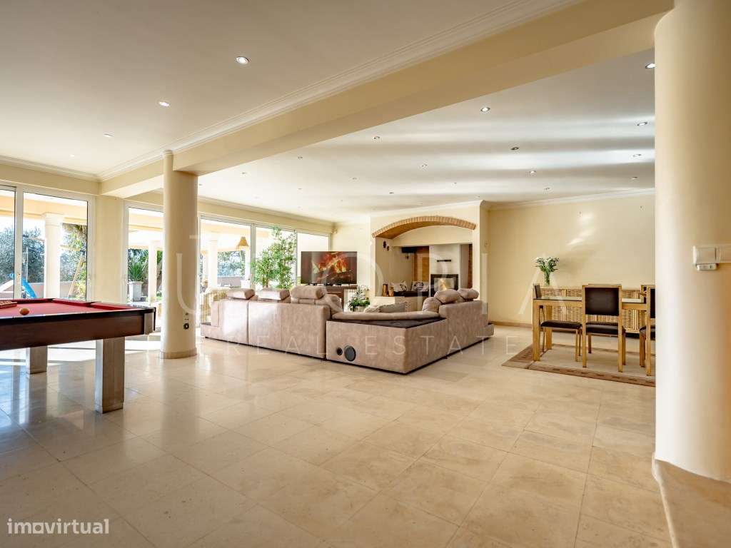 Moradia de Prestígio com Piscina, Campo de Ténis e Terreno Murado d...-31