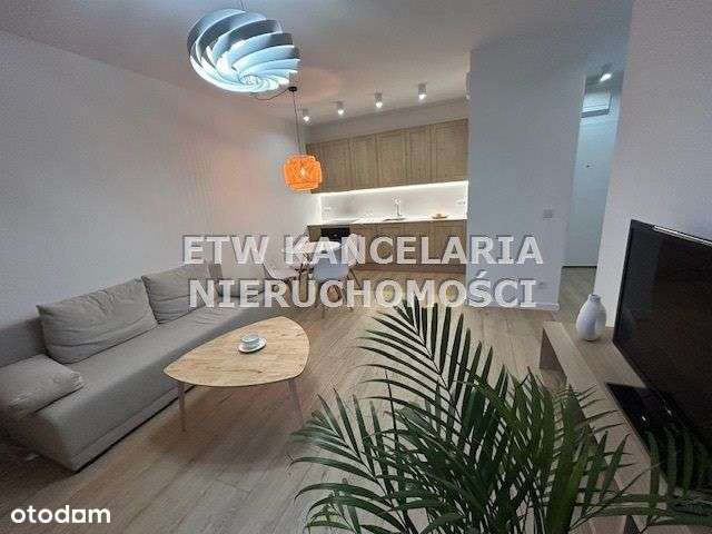 Wygodne 2 pokoje, balkon, garaż, komórka-2