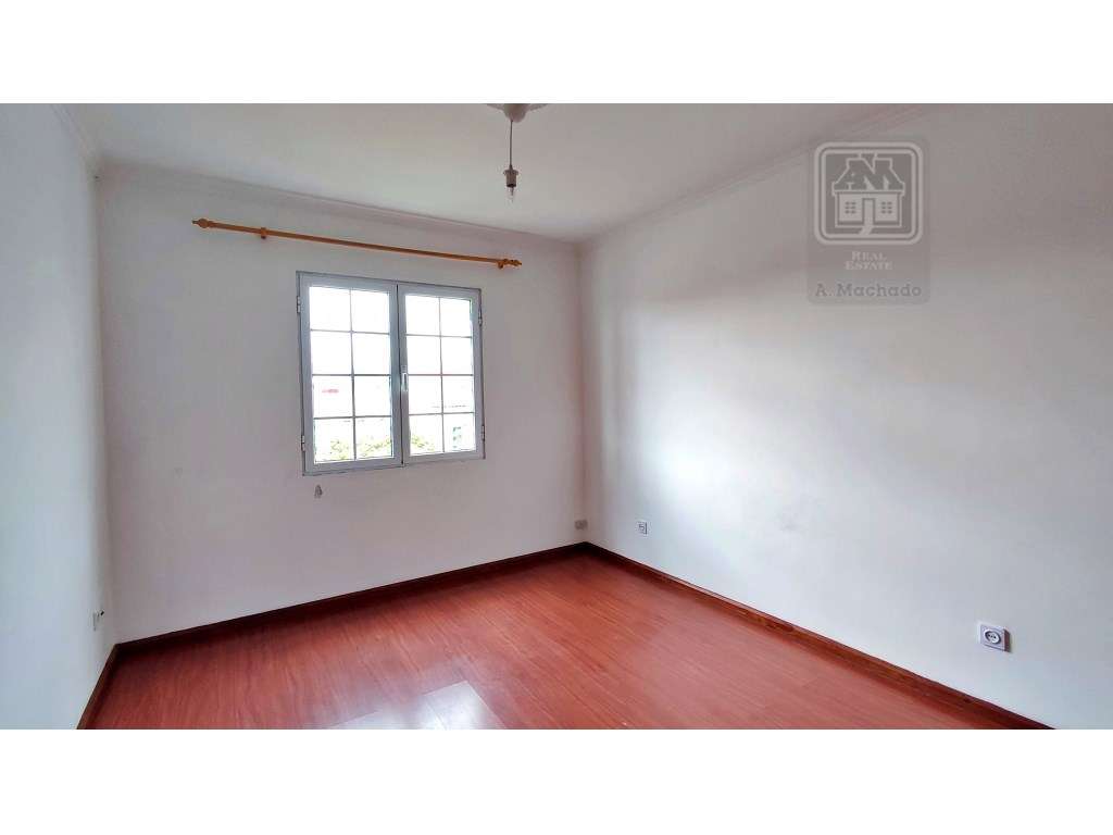 VENDA de CASA - MORADIA com garagem, jardim e quintal - Pico da Ped...-31