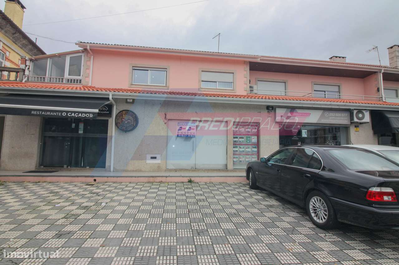 Loja para arrendamento no centro da Vila de Prado! - Grande imagem: 2/5