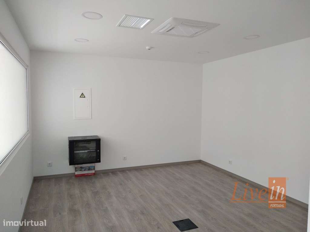 Armazém com 633m2 Situado em São Miguel da Alcainça - Grande imagem: 5/10