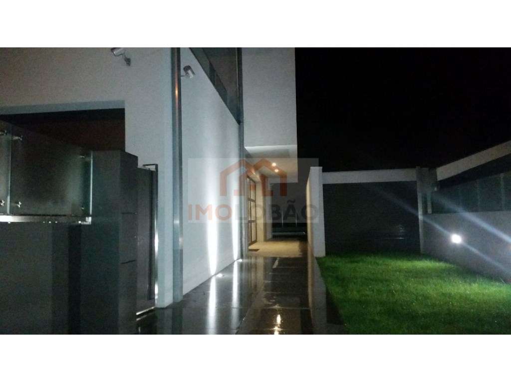 MOR C/ PISCINA - LOBÃO-21