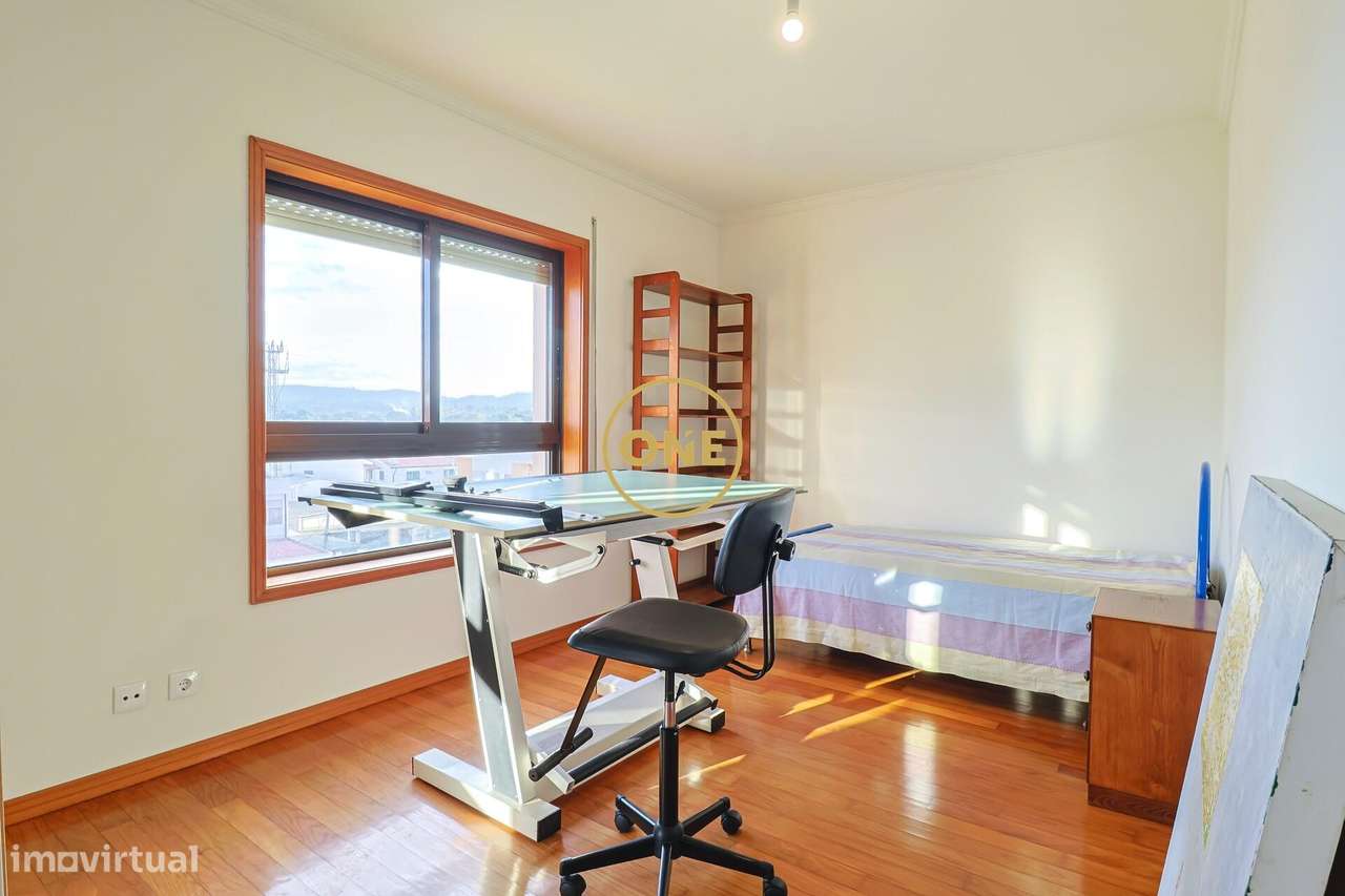 Excelente Apartamento T3 + 1 Escritório no Centro da Trofa!-15