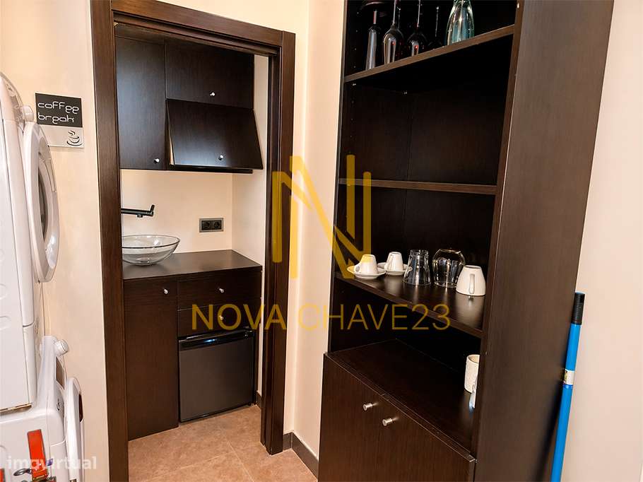 Oportunidade Única na Parede - Loja convertida em Habitação - Ap. T2-5