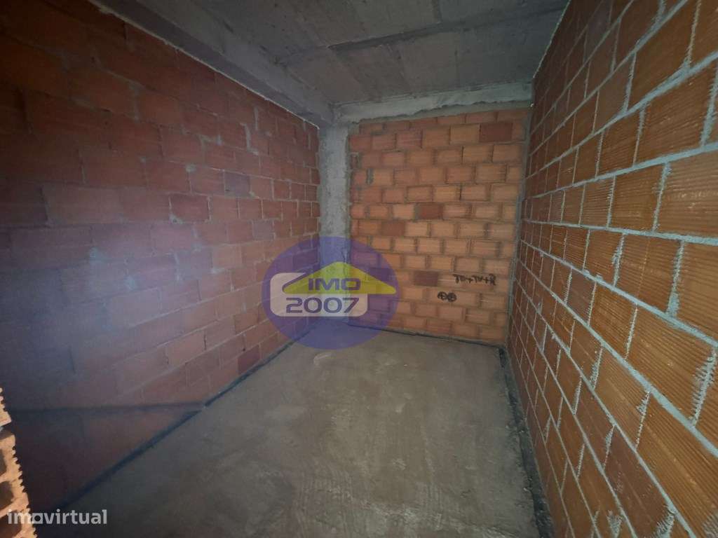 Apartamento T2 em Argoncilhe-11