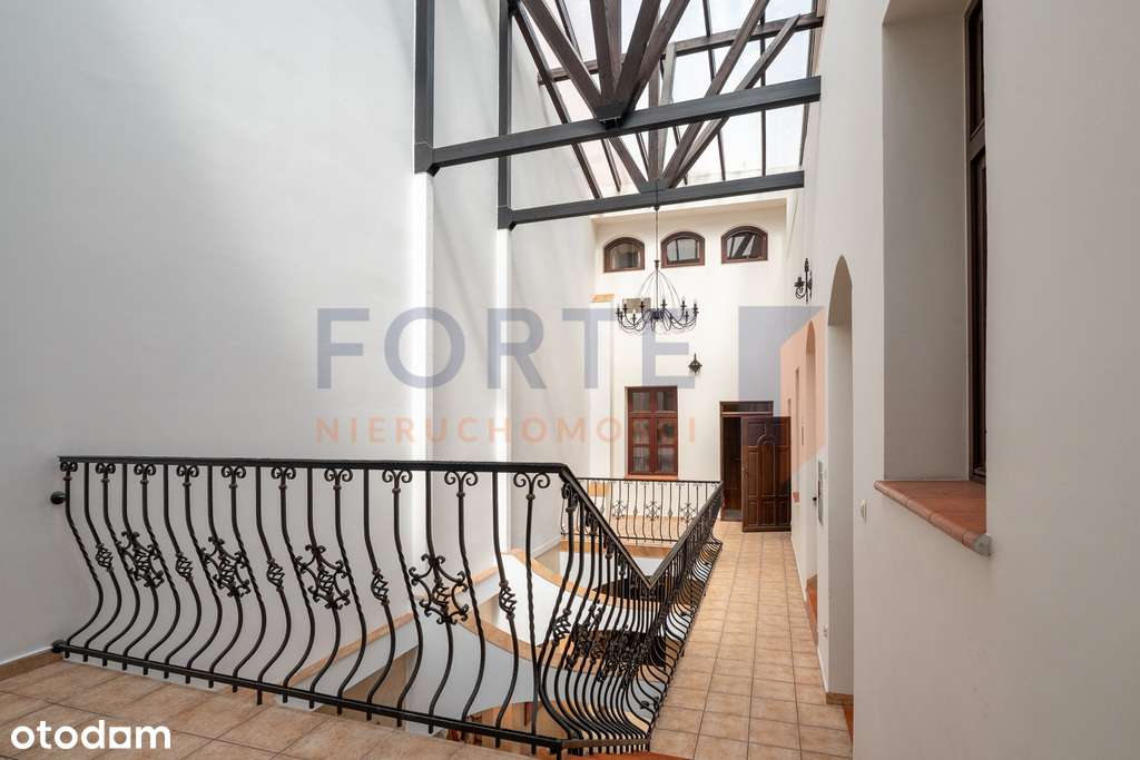 Kamienica w doskonałej lokalizacji miasta-8