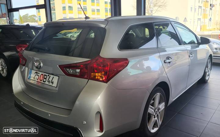 Toyota Auris Touring Sports 1.4 D-4D Exclusive - 5