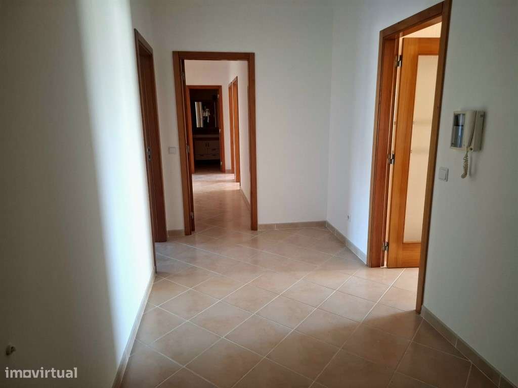 Apartamento T3 com Vista Mar e Garagem Fechada - Grande imagem: 4/19