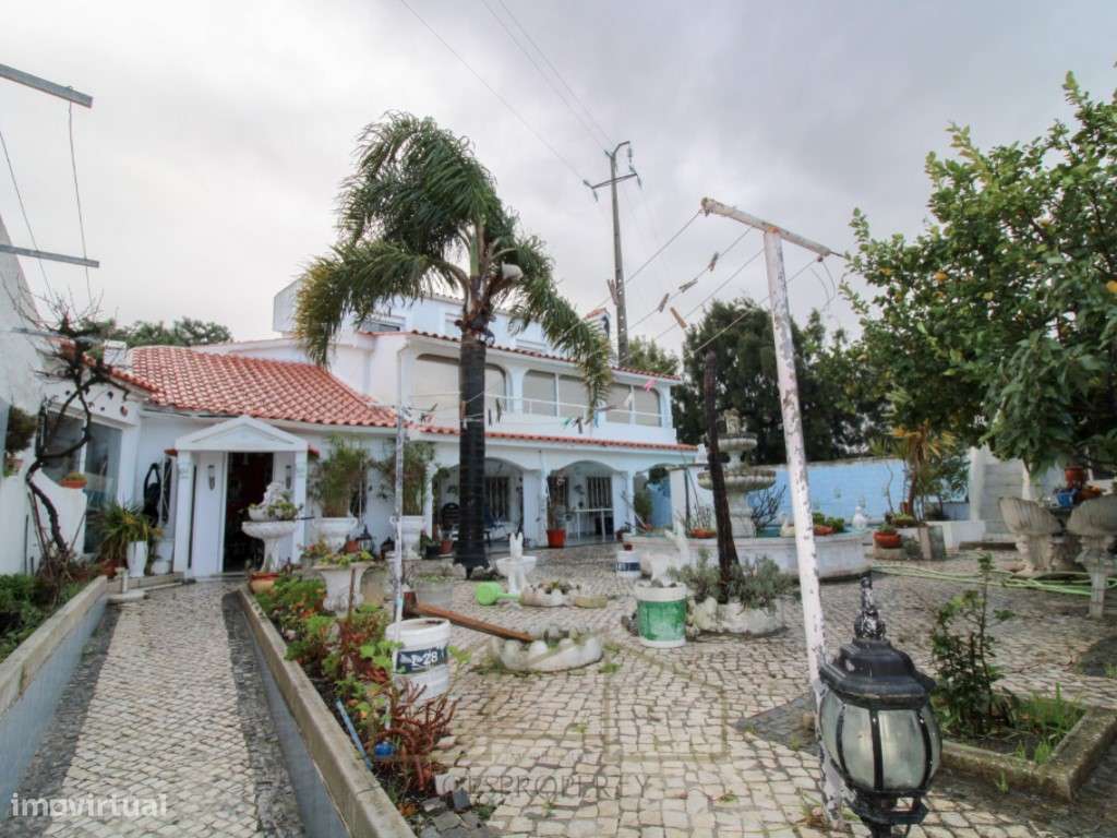 Moradia Isolada - inserida em Lote de 420m2 - Vale Cavala - Grande imagem: 4/23