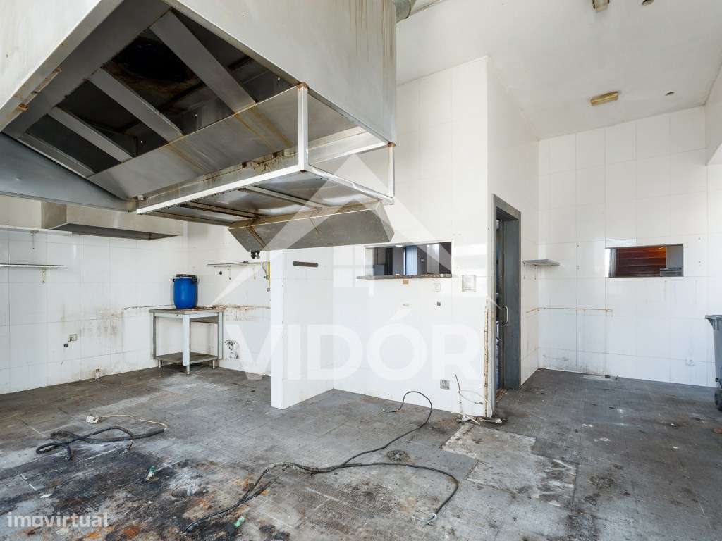 Espaço comercial com 503 m² Leça da Palmeira-20