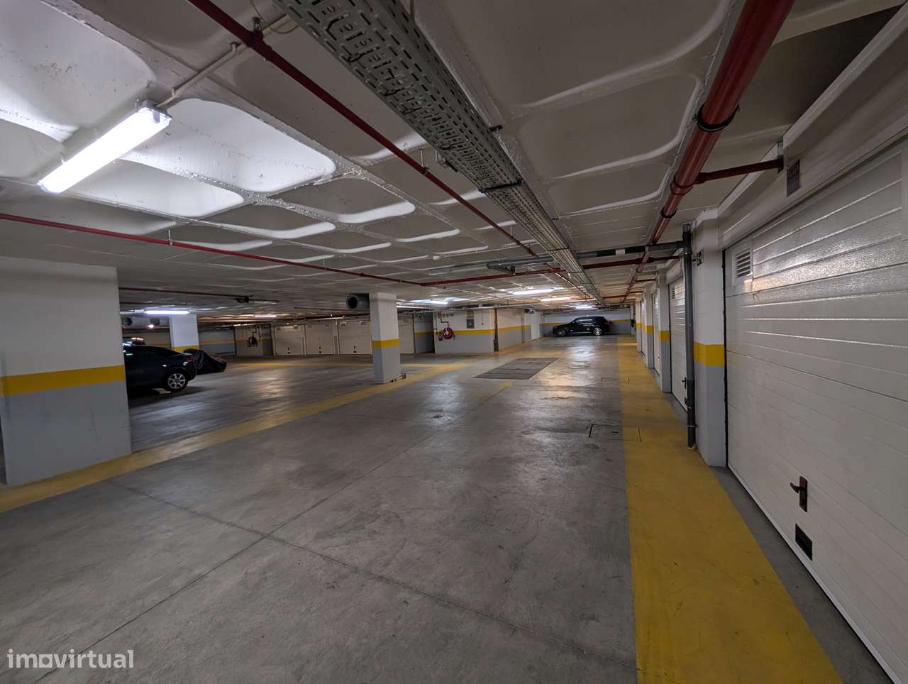 Garagem espaçosa box 3 carros Costa da Caparica-6