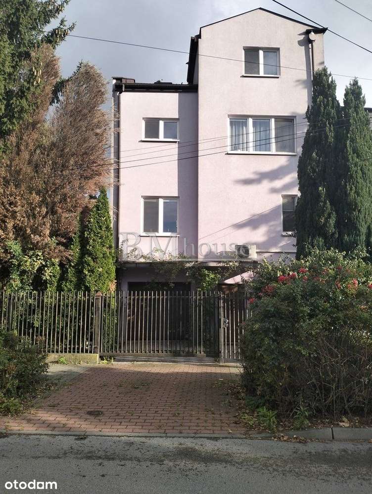 Dom z garażem, 6 pokoi i poddasze-0