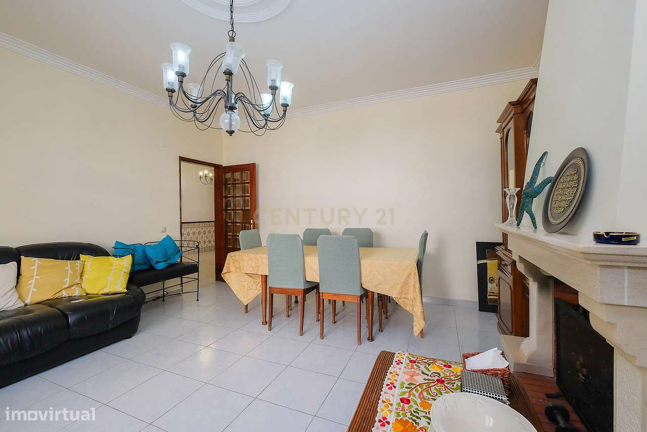 Apartamento T4 na Amora, Seixal-7