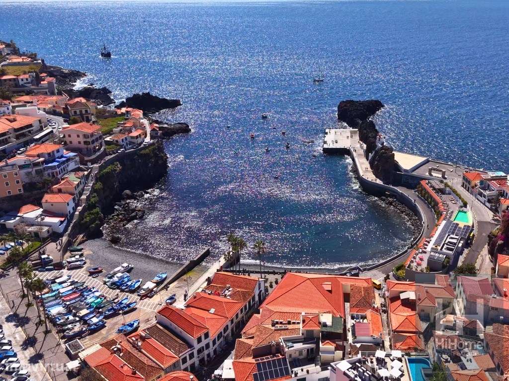Apartamento T2 com Piscina no Edifício Elite Bay em Câmara de Lobos-0