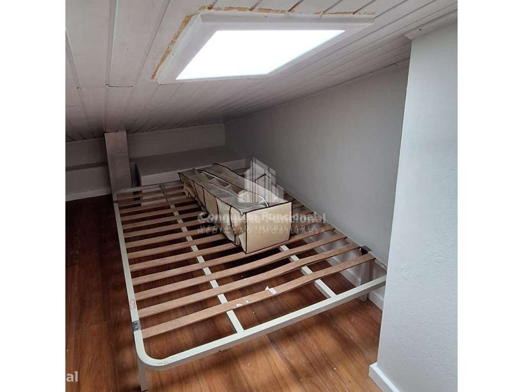Oportunidade de negócio em Ramalde Duplex T1+1 .-16