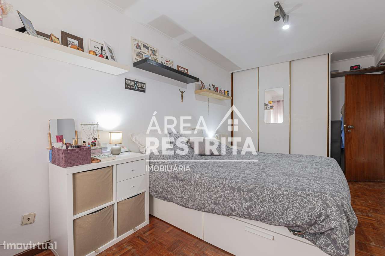Apartamento T3 transformado em T2 no Seixal, Arrentela-12