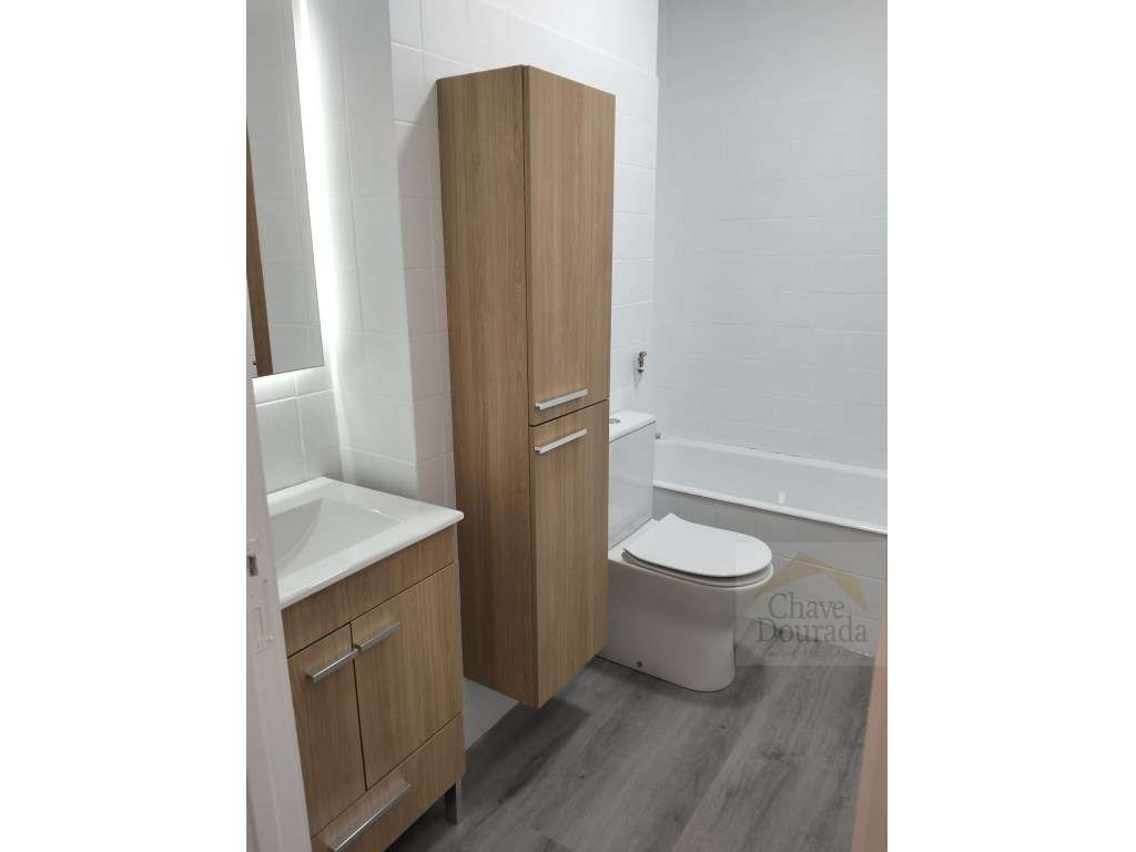 Arrenda-se T1 totalmente remodelado, na Rua Paulo Quintela - Grande imagem: 5/11