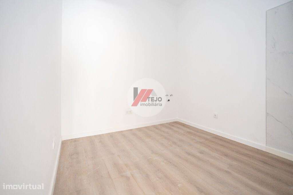 Venda I Loja I 76 m2 I Bx Banheira-7