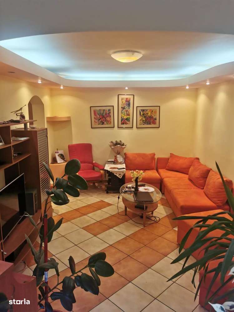 Vand apartament 3 camere pe Prelungirea Ferentari