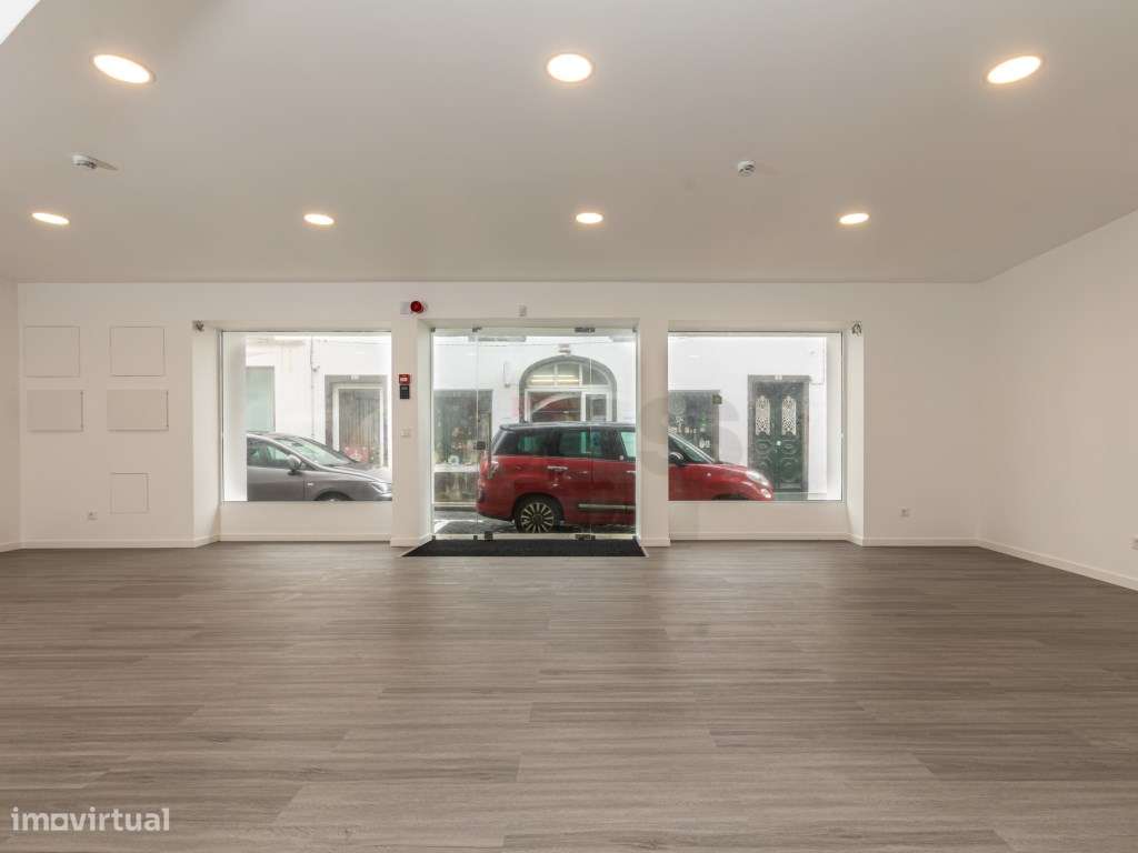 Arrendamento | Espaço Comercial Remodelado - Centro de Ponta Delgada - Grande imagem: 5/16