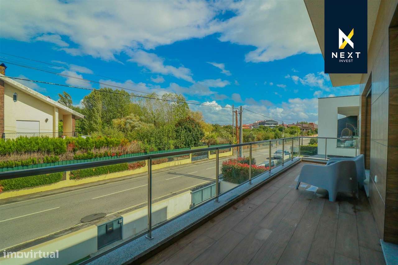 Moradia Geminada T4 com Piscina – Viseu-40