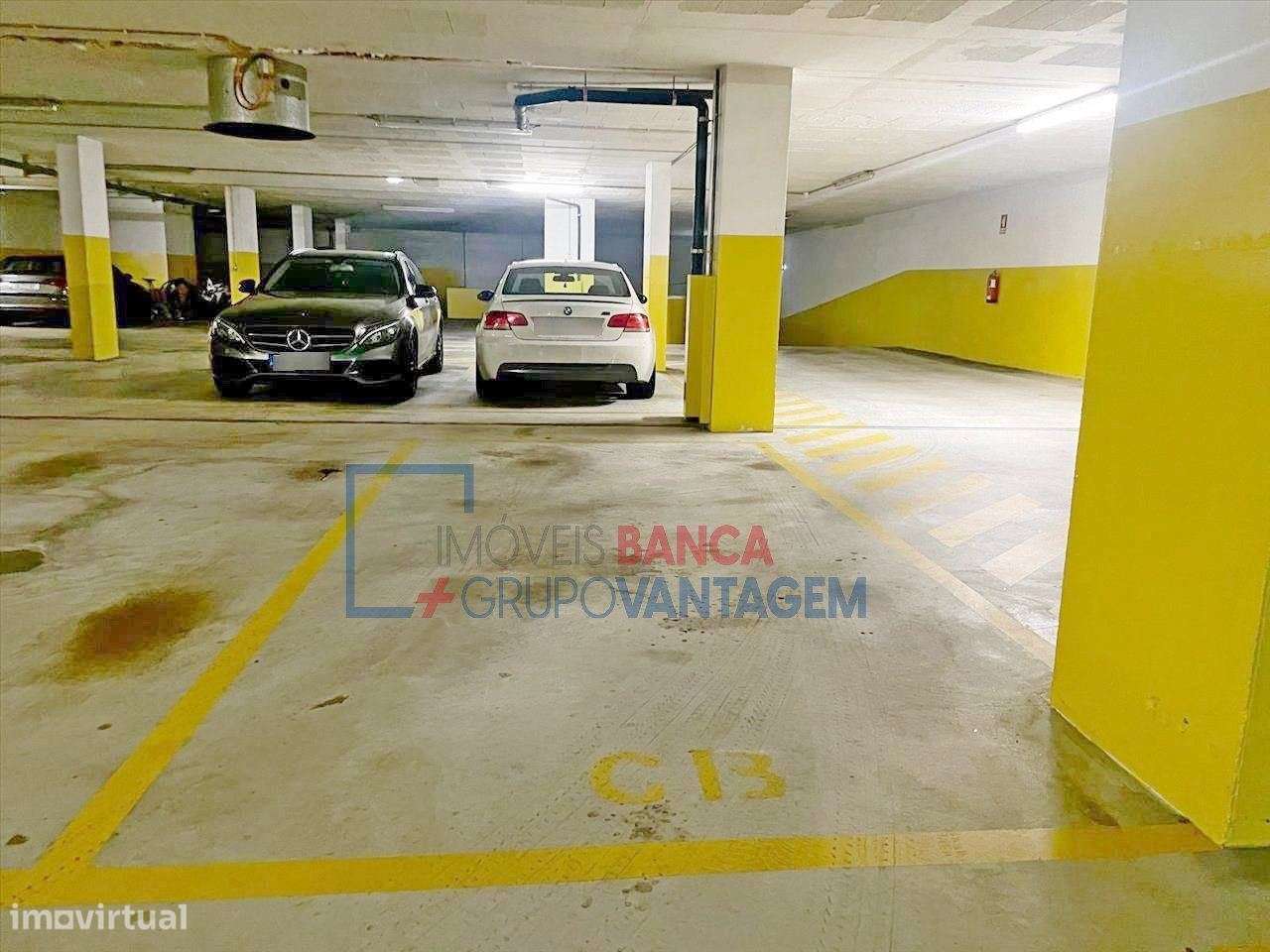 Apartamento T3 C/ Lugar de Garagem e Arrumos - Grande imagem: 3/19
