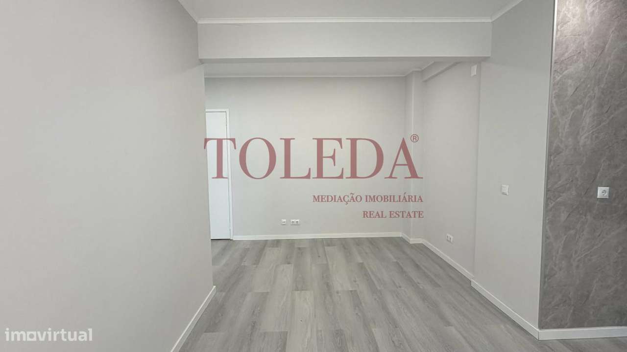 T1 no Centro da Amadora Remodelado-9