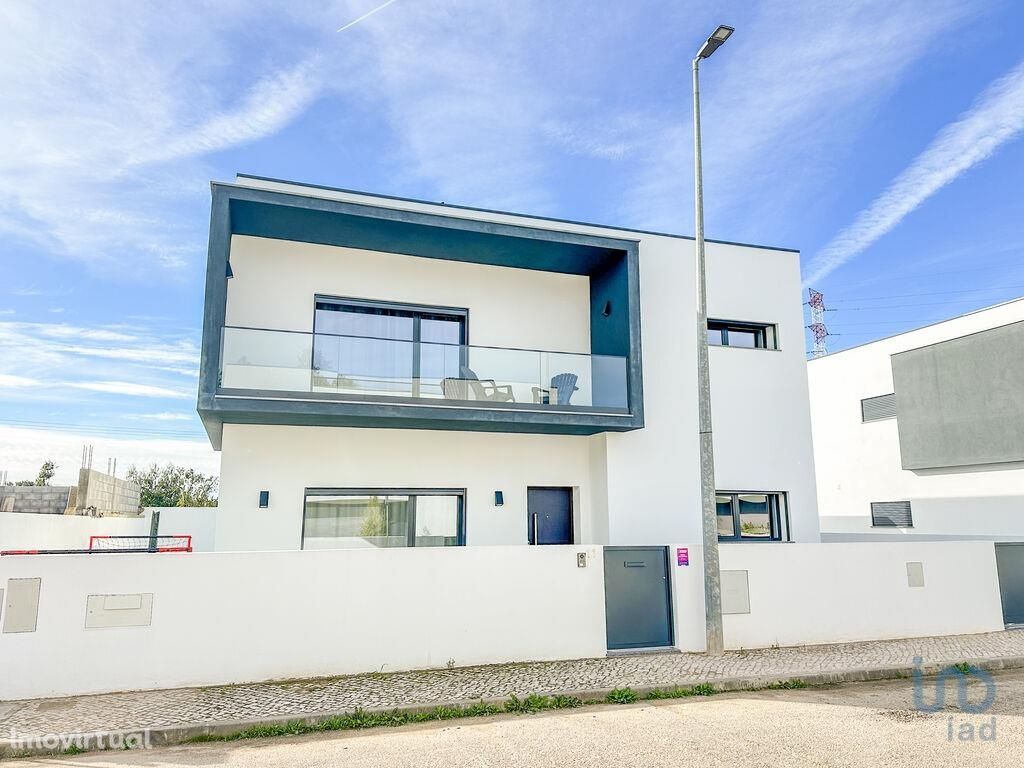 Casa T3 em Santarém de 176,00 m2