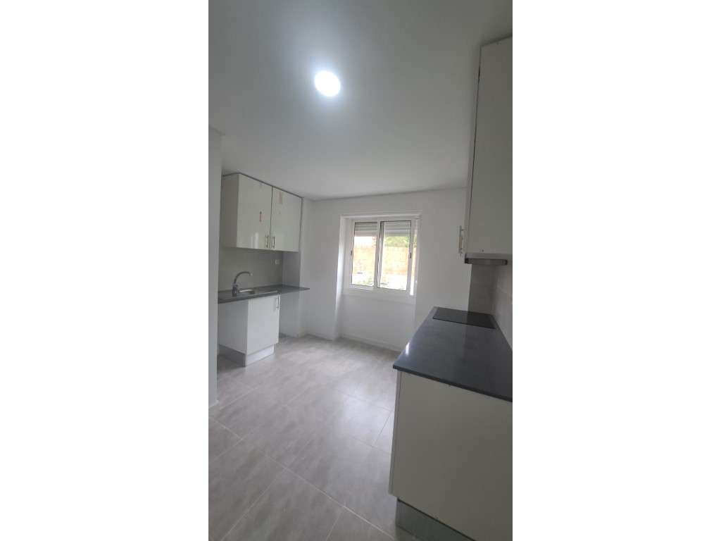 Apartamento T2 Almada Centro Recuperado-22