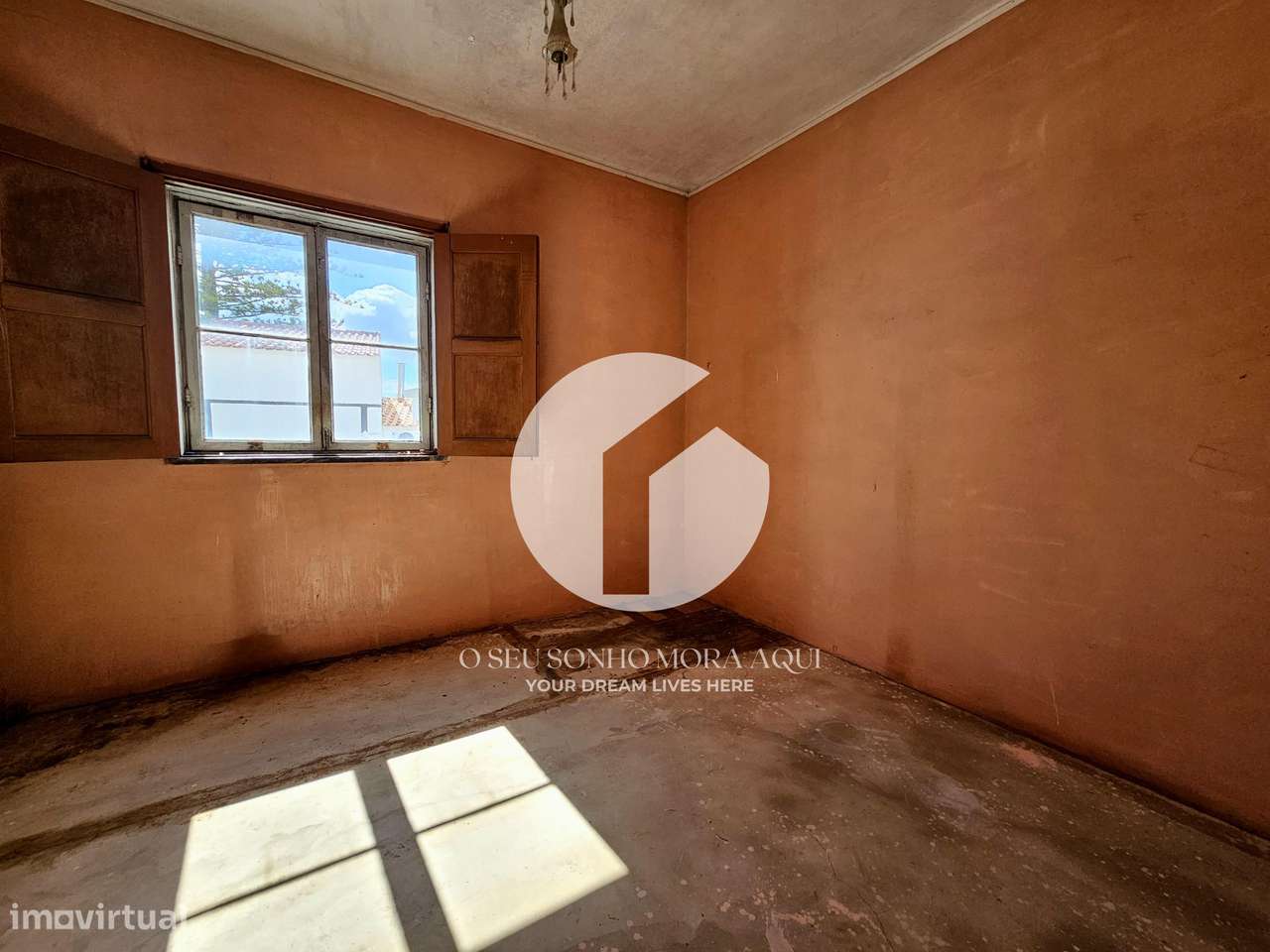 Moradia T5 com pisos independentes em Estoi-28