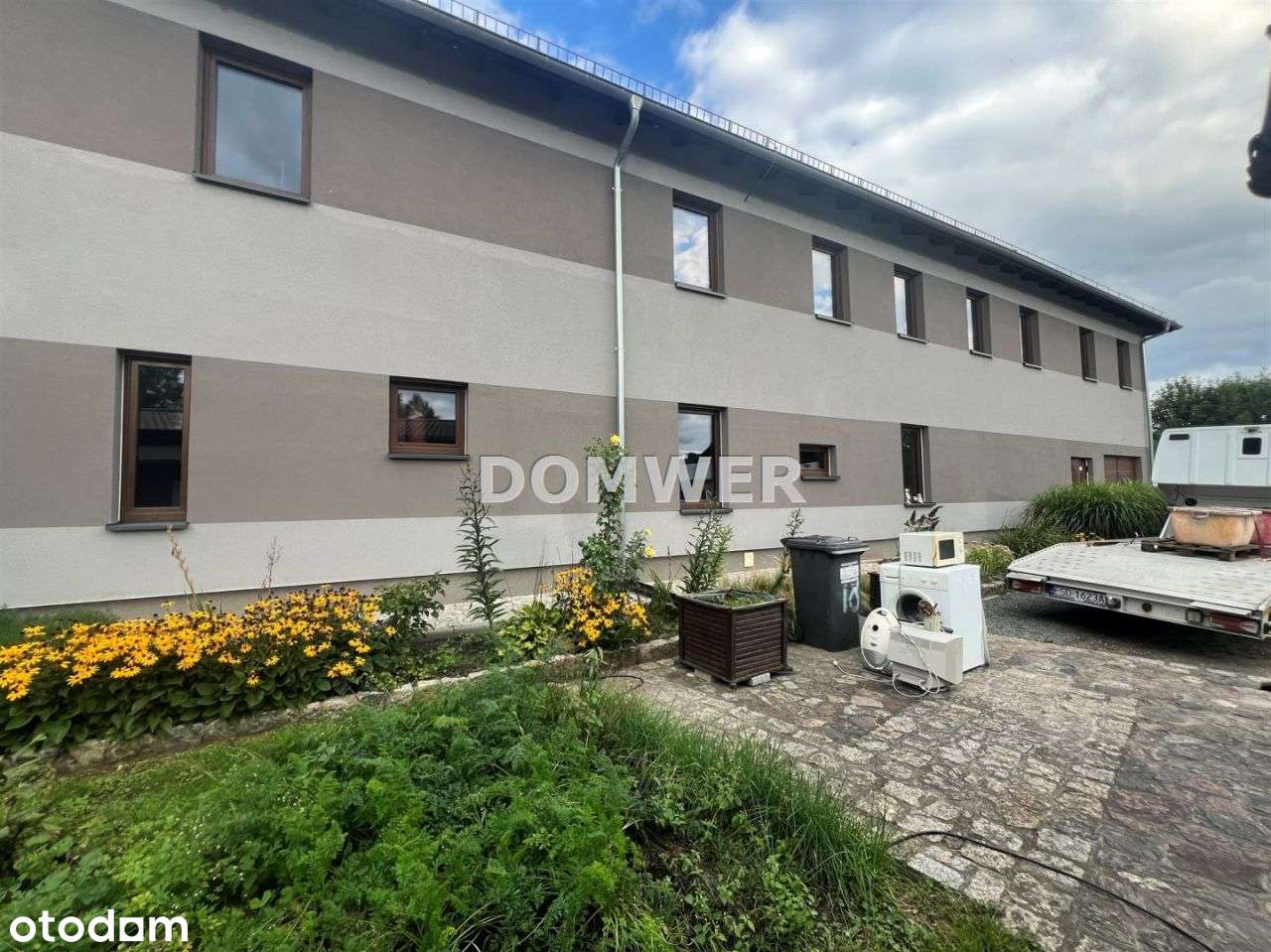 Budynek usługowo-handlowo-mieszkalny w Przyłęgu-1