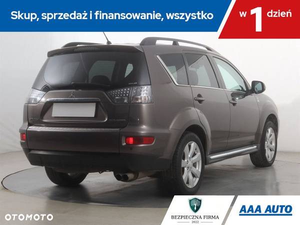 Mitsubishi Outlander - 6