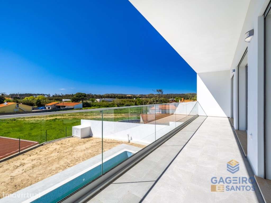 Moradia T4 com piscina, nova e pronta a habitar a 4 km da baía de S...-47