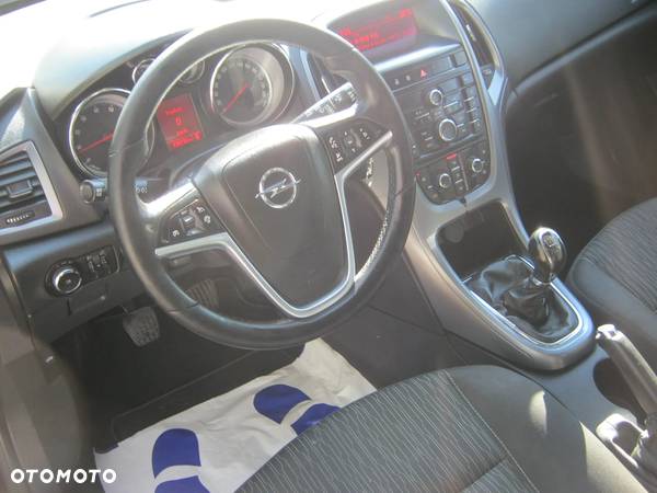 Opel Astra IV 1.4 T Energy EU6 - 17