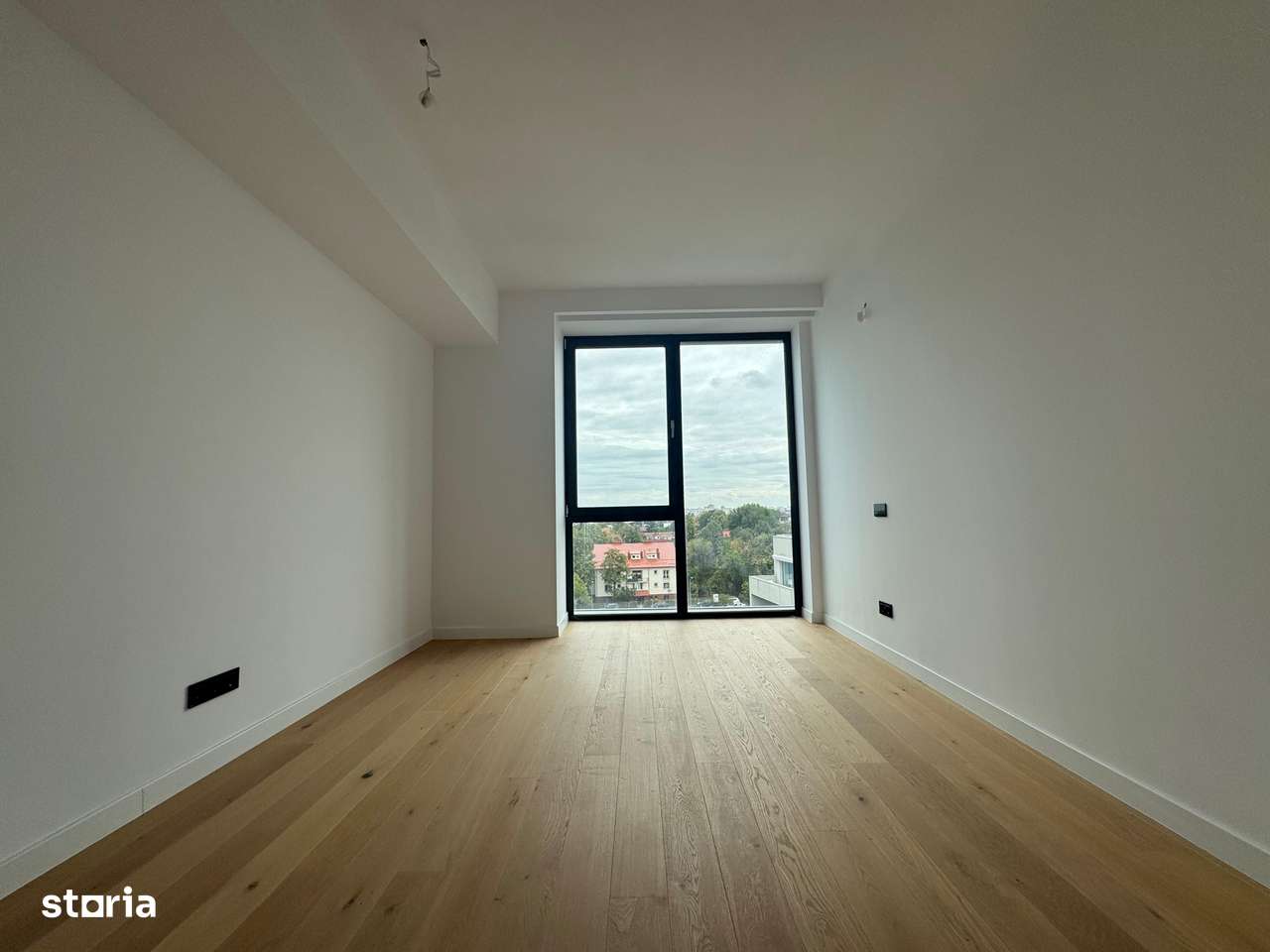 3 camere PREMIUM| 94mp + 13.20 mp  terasa - Imagine principală: 3/18