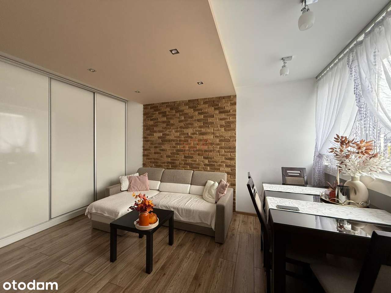 Sprawdź - 3 pokoje po remoncie, gotowe do wprowadzenia! - Pełny obrazek: 1/10