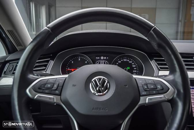 VW Passat Variant 2.0 TDi Business Package DSG - 25