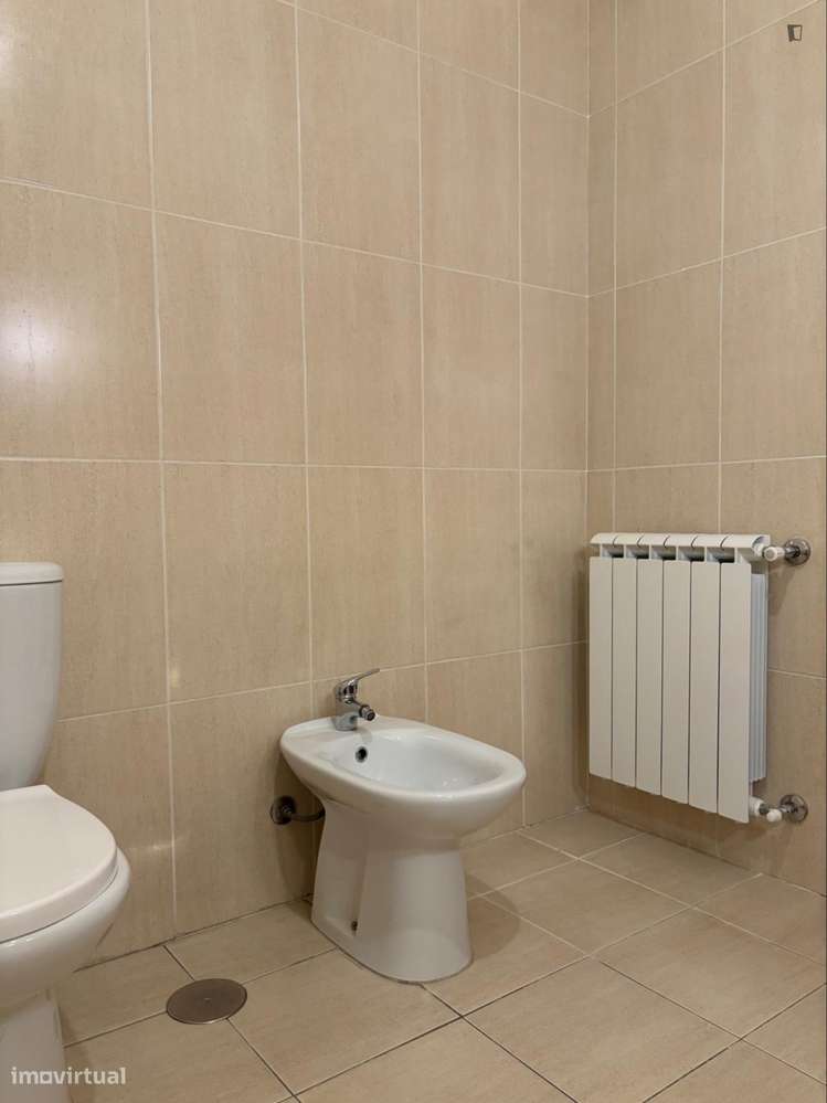 Quarto - localizado em Braga - Grande imagem: 3/9