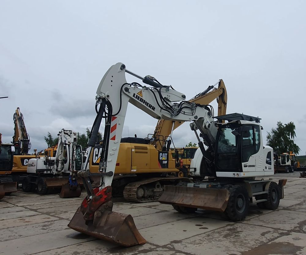 Liebherr A914 compact 2013