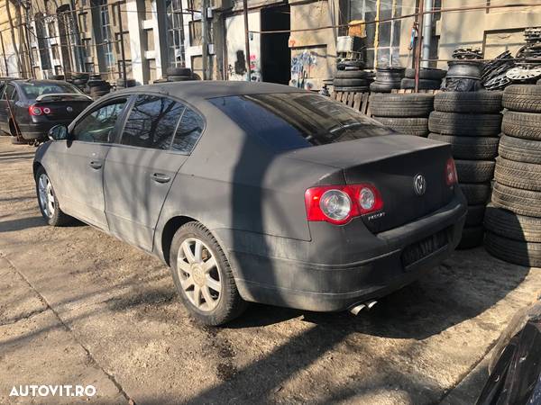 Dezmembrez Volkswagen Passat B6 2007 negru mat 1.9 TDI - 2