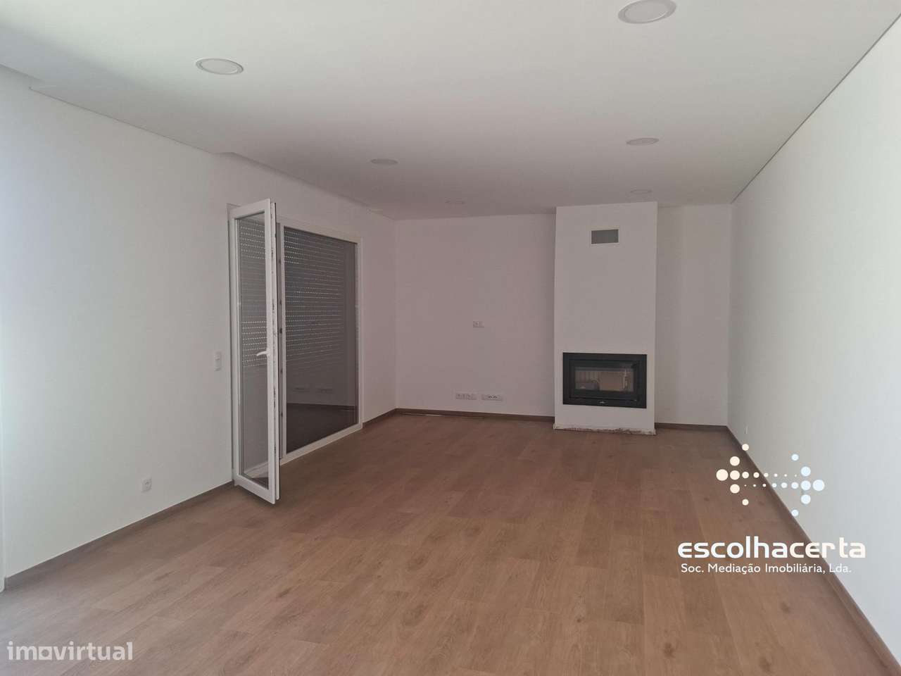 Moradia Térrea T4 Nova com Piscina Brejos Azeitão-6
