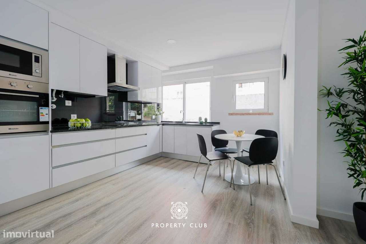 Apartamento T3 em fase de remodelação em Queluz-13