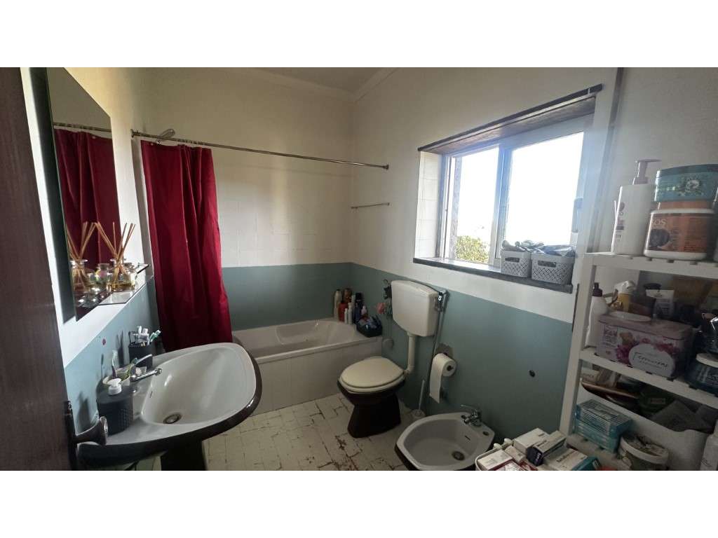 Vendese Quinta com Casa T4, Adega, Lagar e Terreno com Árvores de F...-27